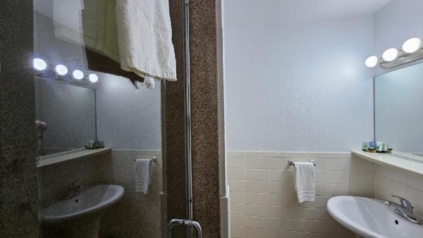 Geary Parkway Motel image 12